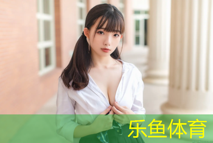 婴儿做体操球